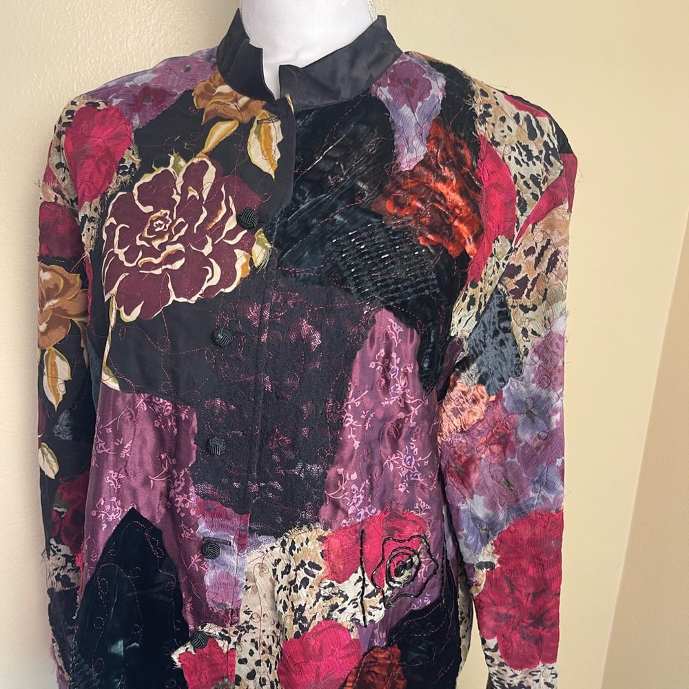 Chico’s Silk Velvet Patchwork Jacket Beaded Embroidered Art to Wear Size 2 Large